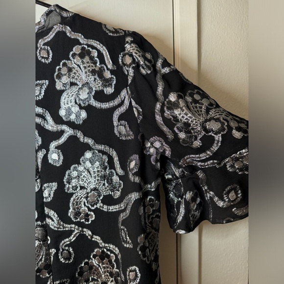 Rebecca Taylor Silk Blend Black Silver Lurex Metallic Bell Sleeve Blouse Size 8 - Picture 13 of 17